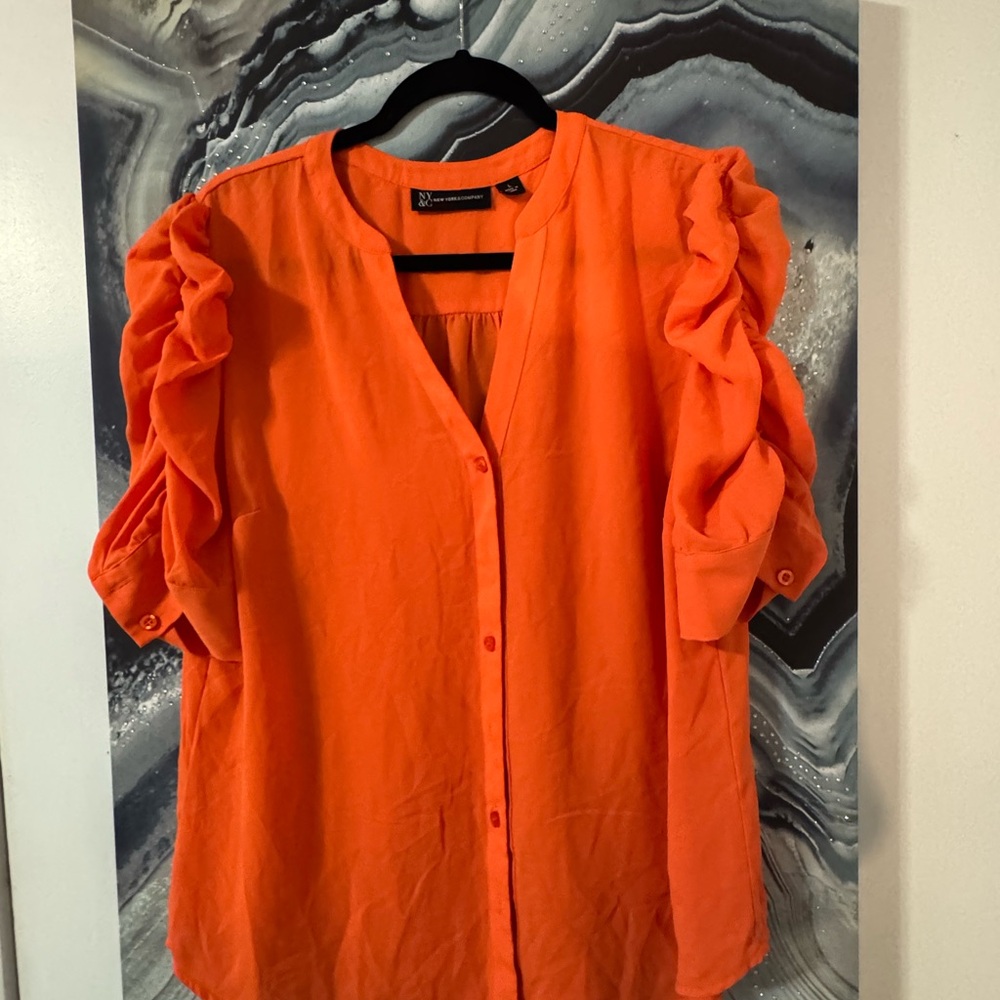 NY&CO Ruffle Short Sleeve Top - Picture 3 of 8